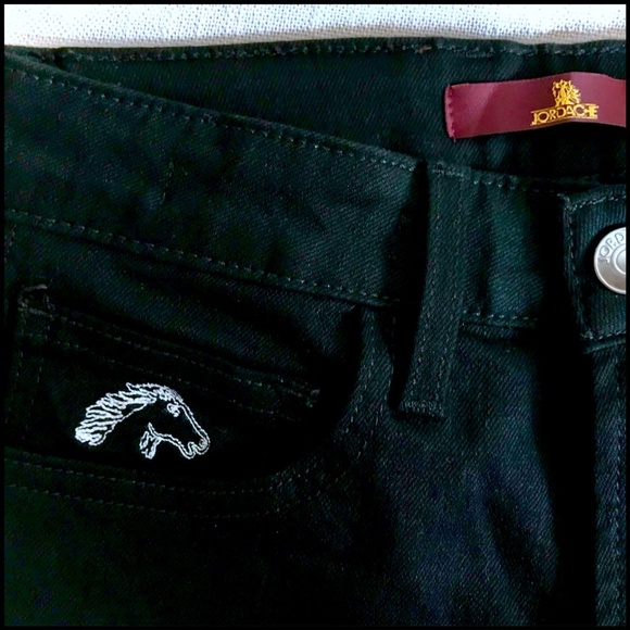 SOLD ON AKZNYC - Picture 5 of 8